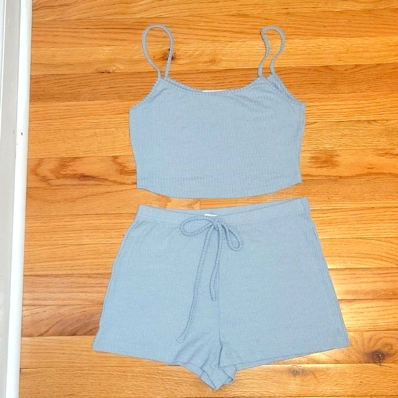 Lounge Set - Picture 2 of 2